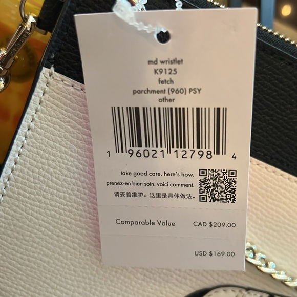 🏆 Host Pick🏆 Kate Spade Fetch Wristlet NWT - Picture 4 of 7